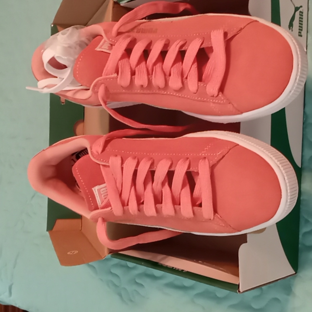 COPY - Lady size 10 Puma Sneakers